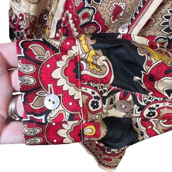 DANA BUCHMAN Paisley 100% Silk Button-up Top Red Gold Festive VTG Sz 6 Petite - Picture 10 of 10